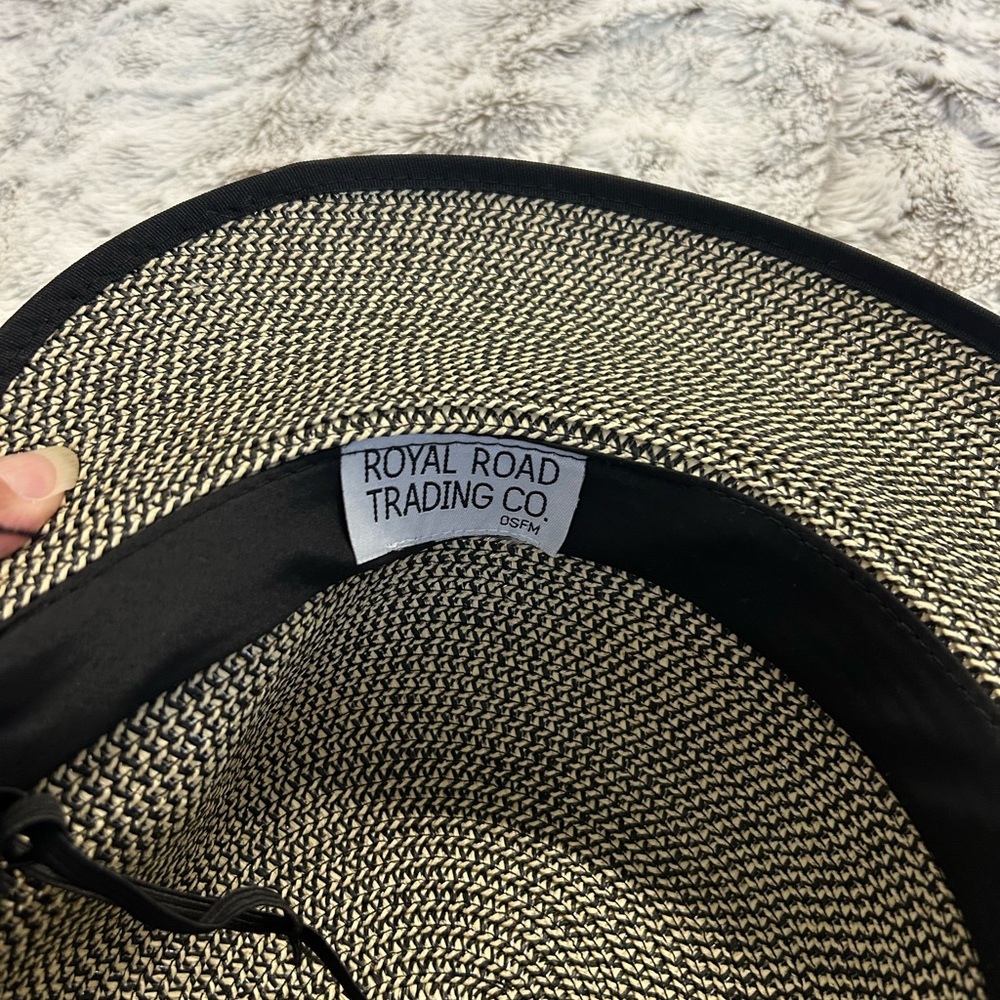 Woven sun hat - Picture 3 of 3